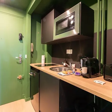 The Jungle - Jacuzzi, Sauna & Projector شقة كان