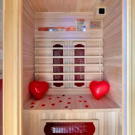 아파트 The Jungle - Jacuzzi, Sauna & Projector